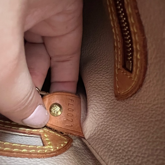 SOLD! Louis Vuitton Petit Bucket - Picture 4 of 10